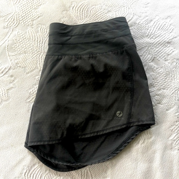 Oiselle Roga shorts - Picture 1 of 4